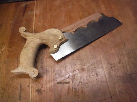 Wood Backed BackSaw - by bearkatwood @ LumberJocks.com ~ woodworking community Back Saw, Tool Chests, Atelier Design, Bear Brand, Woodworking Jig, Woodworking Classes, Woodworking Table, Wood Carver, Woodworking Hand Tools