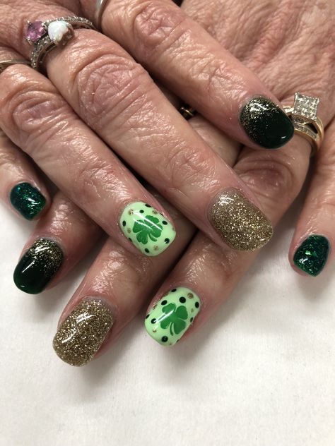 St. Patty’s Day Green & Gold Shamrock Gel Nails Green And Gold Nail Art, Green And Gold Nails, Celebrate St Patricks Day, Shamrock Nails, Christmas Tree Nail Art, Tree Nail Art, Mint Green Nails, Christmas Tree Nails, Green Acrylic Nails