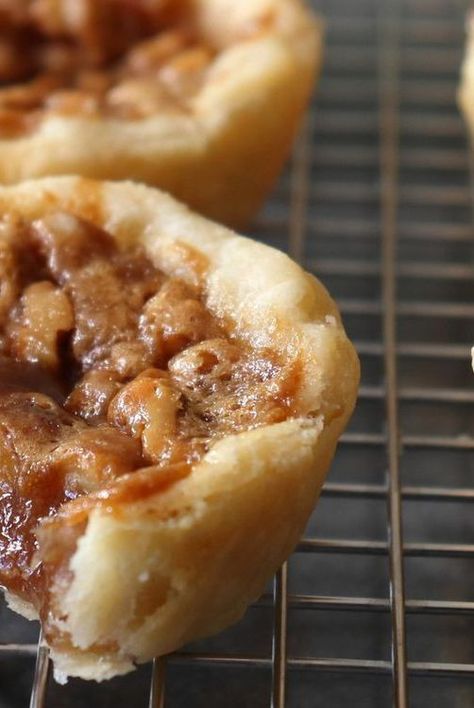 Apple Butter Tarts, Canadian Butter Tarts, Butter Tart, Pie Crust Dough, Apple Walnut, Fried Pies, Pie Pops, Humble Pie, Tart Filling