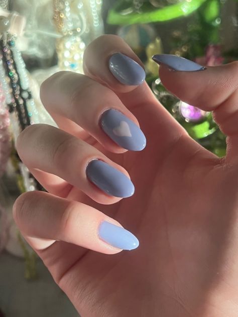 Cute Spring Nails Simple Pastel, Soft Blue Nails Aesthetic, Blue Nail Color Ideas Summer, First Day Of School Nails 7th Grade, Summer Nails Sky Blue, Nail Ideas 13 Yo, Nail Ideas Back To School 6th Grade, Easy Blue Nail Art, Active Length Nail Designs