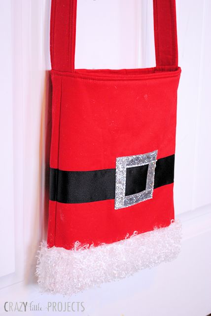 Big Belt, Holiday Hand Towels, Tote Bag Pattern Free, Diy Baby Headbands, Christmas Sewing Projects, Tote Bag Tutorial, Christmas Tote Bags, Christmas Tote, Beginner Sewing Projects Easy