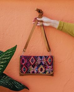 Clutch Aesthetic, Prada Handbags Vintage, Ethnic Bag, Woven Tapestry, Stylish Handbags, Dior Handbags, Cute Backpacks, Cute Purses, Prada Handbags