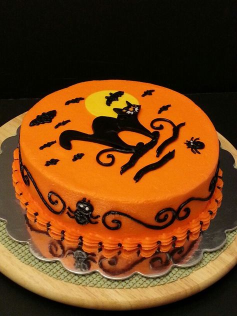 Halloween Cake Simple, Unique Cake Designs Creative, Vintage Halloween Cake, Halloween Vintage Cake, Halloween Cakes Ideas, Halloween Cake Ideas, Halloween Layer Cake, 9x13 Halloween Cakes, Halloween Dessert Recipes Easy