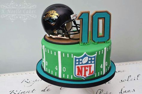 Nfl Football Cake, Philadelphia Eagles Cake, Football Cakes For Boys, Football Party Cake, Nfl Cake, Football Cake Design, Superbowl Cake, Cake Designs For Boy, Sports Themed Cakes