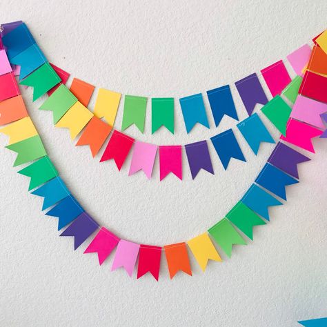 Bunting Party Decorations, Paper Flags Decoration, Rainbow Mantel Decor, Rainbow Decor Ideas, Diy Rainbow Decorations Birthday, Pride Classroom Decor, Rainbow Party Ideas Decorations, Feet Christmas Crafts, Handmade Party Decorations