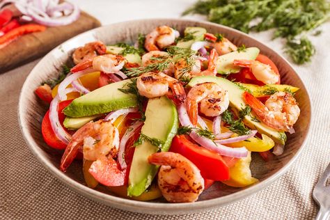 Grilled Shrimp Salad with Fresh Dill Dressing Mediterranean Shrimp Recipe, Marinated Grilled Vegetables, Grilled Shrimp Salad, Low Carb Shrimp Recipes, Dill Dressing, Lemon Garlic Shrimp, Chicken Souvlaki, Marinated Shrimp, Mediterranean Living