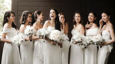 Here's everything you need to know if you're planning to go for an all-white theme. Wedding Motif, Themed Wedding Decorations, White Weddings Reception, Dainty Dress, Wedding Motifs, Formal Bridesmaids Dresses, White Wedding Theme, All White Wedding, Dresses Simple