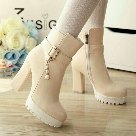 Sepatu Pump, Cute Shoes Heels, Boots Heel, Black Shoes Heels, Kawaii Shoes, Fancy Shoes, Girly Shoes, Low Boots, Aesthetic Shoes