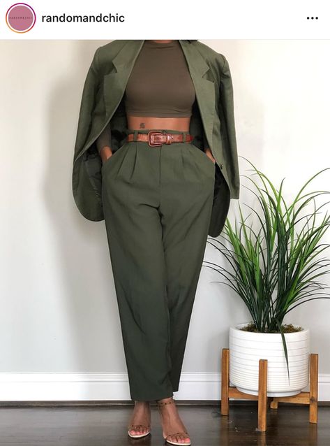 Power Suits For Women Chic, Power Suits For Women, High Fashion Vintage, Woman Suit Fashion, Elegante Casual, Looks Chic, The Vibe, Work Outfits Women, Professional Outfits