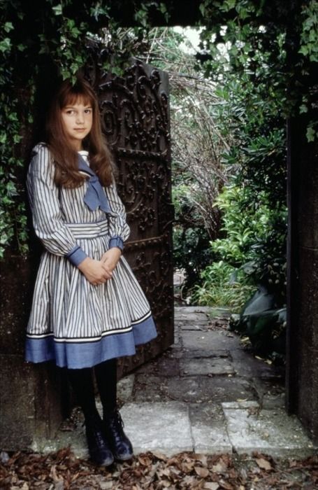 Mary Lennox. The Secret Garden 1993, Kate Maberly, Alexei Romanov, Frances Hodgson Burnett, The Secret Garden, Costume Drama, Movie Costumes, Covent Garden, Httyd