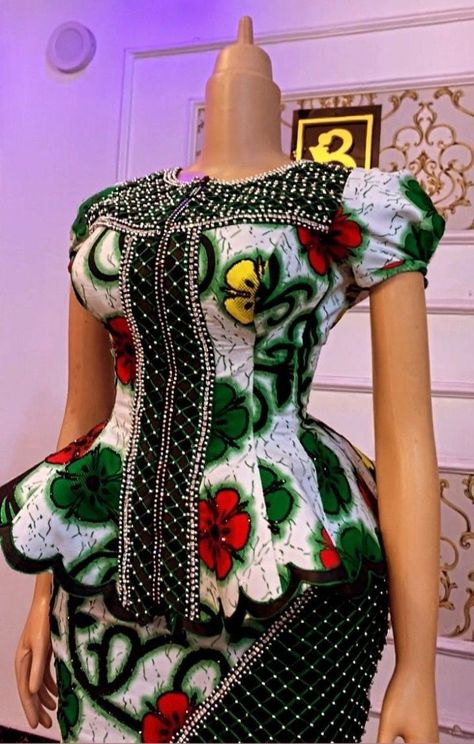 Ankara Blouse Styles, Kaba Styles, Ankara Blouses, Ankara Blouse, African Ladies, Fashion Empire, African Blouses, Stylish Naija, Video Fashion