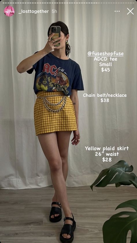 Yellow Plaid Skirt Outfit, Plaid Mini Skirt Outfit, Band Tee Outfits, Yellow Plaid Skirt, Black Skirt Outfits, Plaid Skirt Outfit, Denim Ideas, Miniskirt Outfits, Yellow Plaid