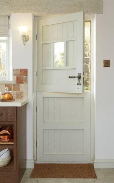 Another style of stable door. This one won't fit, and can't be altered due to design. Cottage Door, Stable Door, Dutch Door, غرفة ملابس, Kitchen Doors, Door Ideas, Interior Barn Doors, Cottage Chic, Country Kitchen