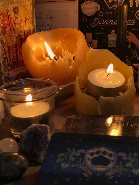 Candles Aesthetic Cozy, Candles Cozy, Arte Aesthetic, Cozy Candles, Aesthetic Candles, Candle Aesthetic, Easy Art, Season Of The Witch, Art Idea