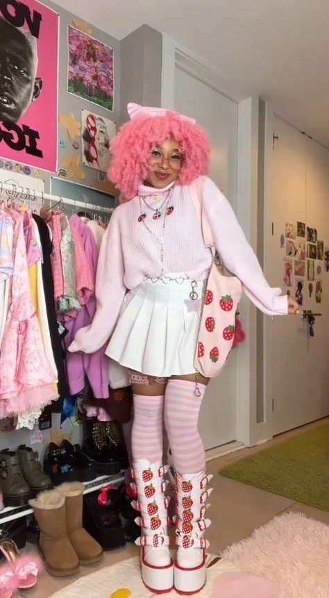 Kawaii Outfits Black Women, Pastel Core Outfits, Rave Party Aesthetic, Kawaii Fits, Lovecore Fashion, Cute Kawaii Outfits, Plus Size Kawaii, Pastel Style, Aesthetic Neon