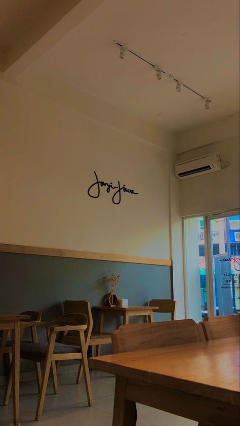 aesthetic cafe janji jiwa Foto Aesthetic Cafe, Tempat Aesthetic Cafe, Aesthetic Cafe Background, Cafe Asthetic Picture, Cafe Background Aesthetic, Cafe Pictures Aesthetic, Cafe Wallpaper Aesthetic, Aesthetic Cafe Wallpaper, Cafe Aesthetic Pictures