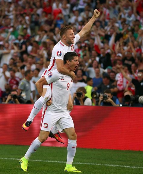 Robert Lewandowski euro 2016 Poland Soccer Team, Poland Football Team, Lewandowski Goal, Poland National Team, Poland Football, Poland Soccer, Uefa European Championship, Uefa Euro 2016, Team Wallpaper