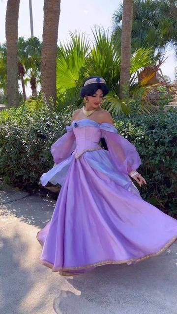 Disney Princess Jasmine Dress, Jasmine Purple Outfit, Jasmine Dress Princess, Jasmine Dress Inspired Outfits, Princess Jasmine Wedding Dress, Disney Jasmine Costume, Tay Art, Disneyland Fits, Baskin Robins