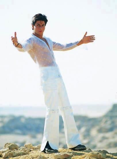 <3 Srk Signature Pose Wallpaper, Shahrukh Khan And Kajol, Srk Movies, 90s Bollywood Aesthetic, Best Nature Images, Retro Bollywood, 90s Bollywood, Charming Man, Shah Rukh Khan