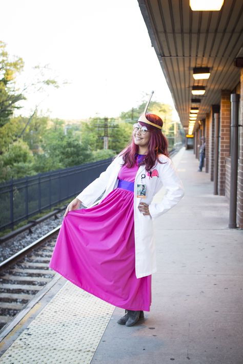 Princess Bubblegum with lab coat at New York Comic Con 2015 Princess Bubblegum Lab Coat, Princess Bubblegum Costumes, Princess Bubblegum Cosplay, Bubblegum Pink Dress, Princess Bubblegum, Sweet Pic, Amazing Cosplay, Bubblegum Pink, Bubble Gum