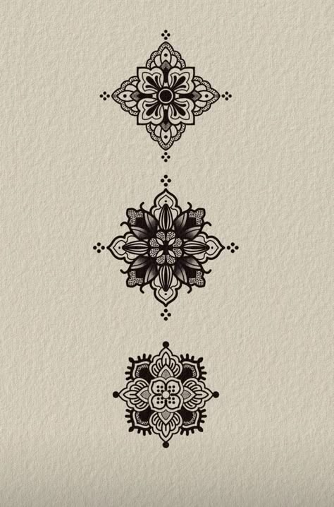 Ornamental Tattoo Design Mandalas, Tattoo Gap Filler Ideas, Indian Feather Tattoos, Symmetrical Tattoo, American Traditional Tattoo Ideas, P Tattoo, Traditional Tattoo Ideas, Tattoo Templates, Chest Piece Tattoos