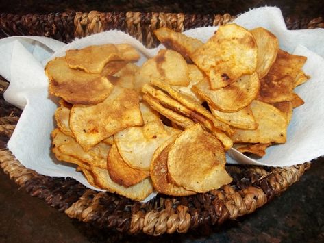 Turnip Chips, Turnip Fries, Turnip Recipes, Vegetable Chips, Chips Recipe, Dehydrator Recipes, Low Carb Snacks, Low Fat Recipes, Ww Recipes