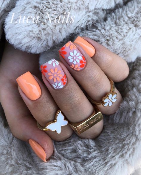 Summer Nails With Flowers, Peach Nail Designs, Summer Nails Inspiration, Coral Nails With Design, Nails With Flowers, Winter Nail Art Designs, Summer Nails Designs, Mani Ideas, Peach Nails