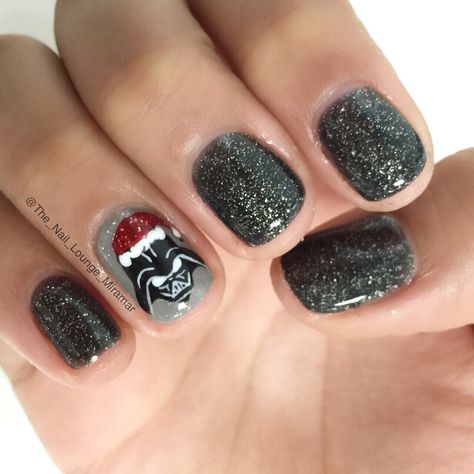 Star Wars Christmas nail art design Star Wars Christmas Nails, Star Wars Nails Designs, Star Wars Nail Art, Geeky Nails, Disney Manicure, Nerdy Nails, Star Wars Nails, Disney Christmas Nails, New Nail Designs