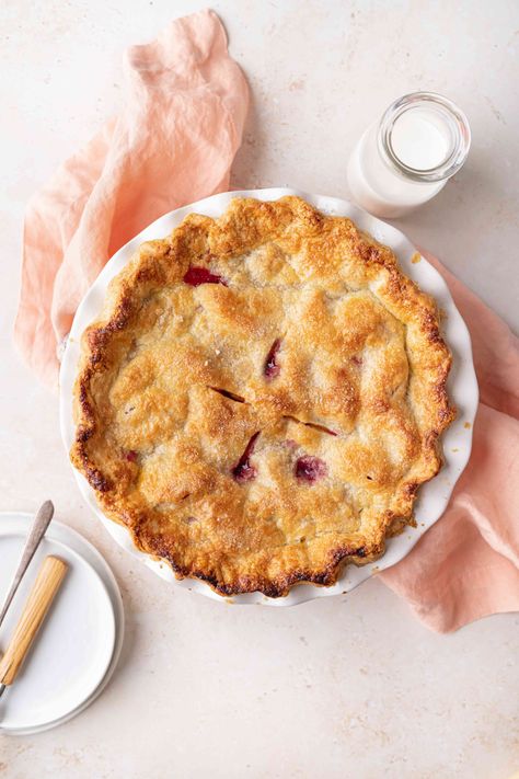 Raspberry Pie Recipe, Types Of Pie, Peach Pie Recipes, Peach Raspberry, Kinds Of Pie, Raspberry Pie, Frozen Pie, Rhubarb And Custard, Baking Stone