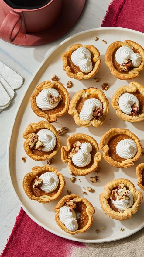 Mini Pumpkin Pies Pumpkin Tassies Recipe, Mini Pumpkin Hand Pies, Mini Sandwiches Recipes, Mini Pumpkin Pie, Pecan Pie Crust, Pumpkin Tarts, Pie Pops, Mini Pumpkin Pies, Afternoon Tea Recipes