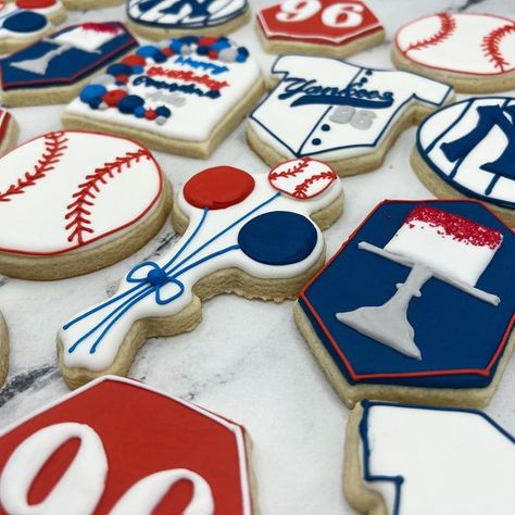 Pink Softball, Frosted Cookies, Softball Bat, Yankees Baseball, Cookie Frosting, Cookie Designs, Custom Cookies, Baseball Team, How To Make Cookies