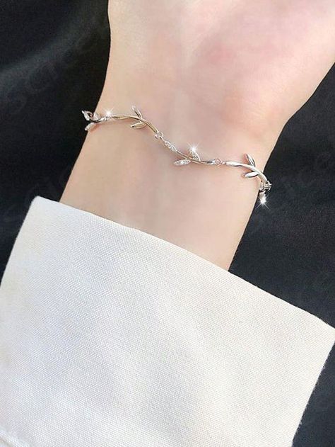 Silver Collar 925 Sterling Silver Embellished Fine Jewelry Fancy Silver Bracelets, Silver Prom Bracelet, Julery Aesthetic, Silver Bracelet Design For Women, Bracelets For Prom, Styling Bracelets, Bracelet Ideas Silver, Amazon Bracelets, Cute Silver Jewelry