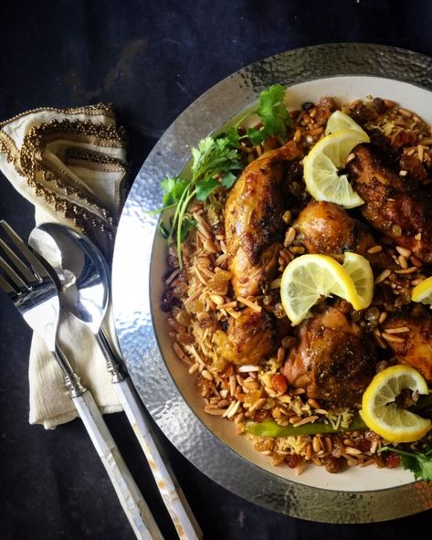 Chicken Kabseh, Ciroc Recipes, Orzo Soup Recipes, Syrian Food, Tagine Recipes, Slow Cooked Meat, Spiced Rice, Chicken Pieces, Fresh Salsa