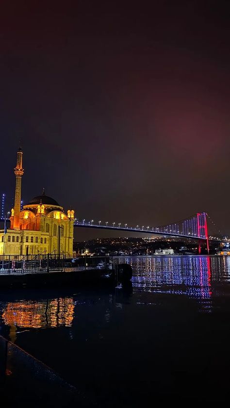 Istanbul Aesthetic Night, Istanbul Fake Story, Istanbul Night, Istanbul Turkey Photography, Easy Disney Drawings, Istanbul Photography, Istanbul City, Space Phone Wallpaper, Winter Instagram