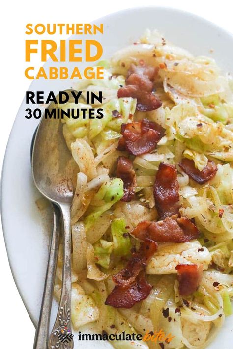 Cabbage With Smoked Turkey, Cabbage Recipes Easy, Bacon Cabbage, Steak With Gravy, Southern Fried Cabbage, Cabbage Recipe, Fried Steak, Healthier Options, Fried Cabbage