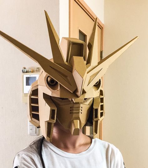 Gundam Helmet, Gundam Papercraft, Helmet Template, Gundam Head, Foam Cosplay, Cardboard Costume, Cardboard Mask, Great Costume Ideas, Robot Costumes