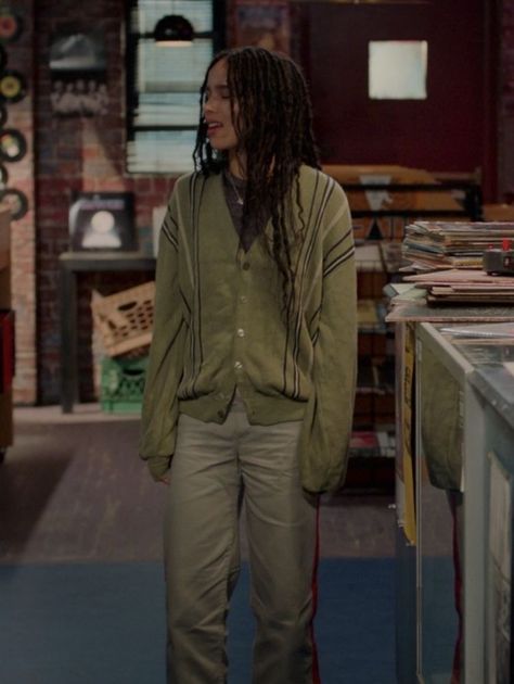 High Fidelity Outfits, Zoe Kravitz Style, Zoe Isabella Kravitz, Zoë Kravitz, Zoe Kravitz, Movies Outfit, High Fidelity, Fall Fits, Retro Outfits