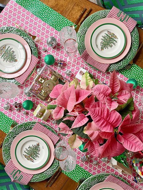 Maximalist Christmas Tablescape, Lennox Christmas Table Settings, Christmas Table Decorations Colourful, Pink Red Green Christmas Decor, Whimsical Christmas Tablescapes, Christmas Spode Table Setting, Whimsical Christmas Table Setting Ideas, Retro Christmas Tablescapes, Fun Christmas Table Settings