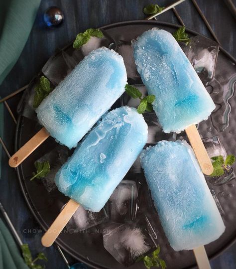 Blue lagoon popsicle filled with jelly to beat the heat Blue Popsicle Aesthetic, Blue Ice Cream Aesthetic, Popsicle Aesthetic, Ice Popsicles, Blue Foods, Blue Popsicle, Flavored Ice Cubes, Blue Ice Cream, Ice Popsicle