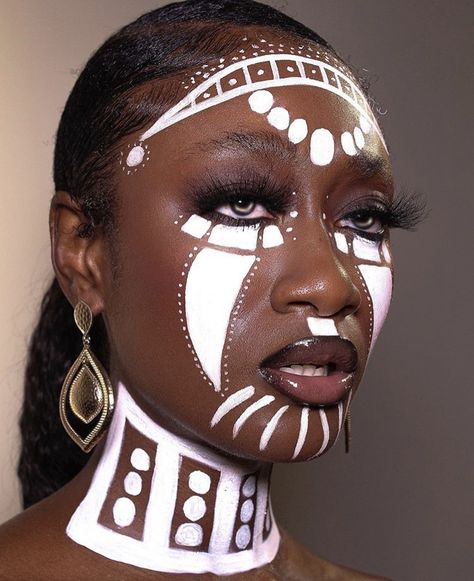 Simple Face Paint, African Face Paint, African Makeup, Face Paint Ideas, Afrofuturism Art, Ethno Style, Make Up Ideas, Art Student, Simple Face