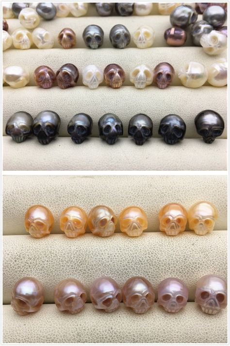 Leather Pearl Jewelry, Leather Pearl Necklace, Carved Skull, Rose Violette, Pearls Diy, Big Pearl, Skull Carving, Pearl Leather, Keshi Pearls