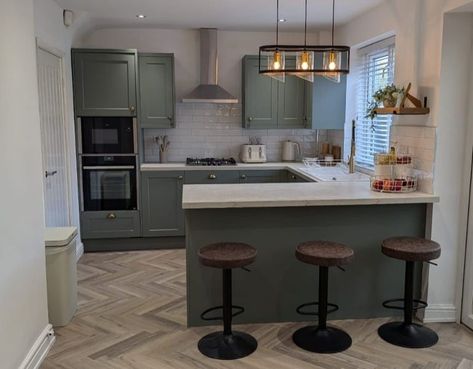 Wren Kitchen Reviews UK | Happy with our little kitchen from wren | Facebook Green Wren Kitchen, Kitchen Diner Layout, Wren Kitchen Shaker, Kitchen Diner Ideas, Wren Kitchens, Wren Kitchen, Kitchen Layout Plans, House Extension, Small Kitchens