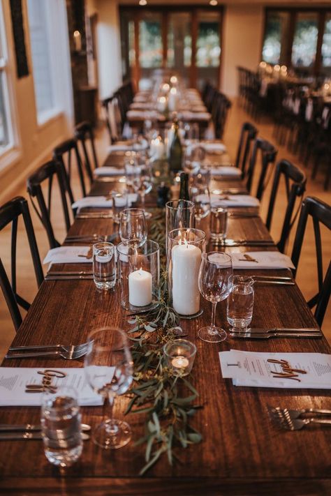 Wedding Table Settings On Wood Table, Wooden Rectangle Wedding Tables, Long Wooden Wedding Table Decorations, Simple Rectangle Table Decorations, Long Wooden Wedding Tables, Simple Wedding Table Settings Rectangle, Table Favours Wedding, Wedding Dinner Table Setting Simple, Long Wood Table Wedding Decor