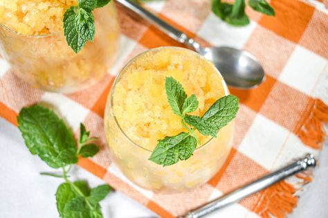 Made with juicy summer peaches, sugar, lemons, and vanilla bean paste, this easy vanilla peach granita recipe offers a refreshingly cool dessert option for sweltering summer evenings Granita Recipes, Peach Dessert, Vanilla Bean Paste, Peach Desserts, Fresh Peaches, Dessert Options, Bean Paste, 5 Ingredient, Frozen Desserts