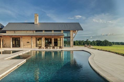 A rustic homestead in Texas Hill Country showcases inviting details Rustic Homestead, Barndo Plans, Limestone House, Country Bathrooms, Custom Home Build, Country Modern Home, Hill Country Homes, Texas Farm, Farmhouse Architecture