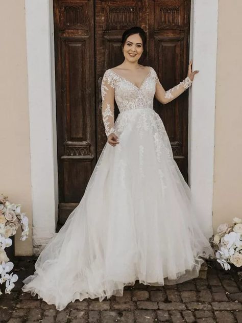 Special Occasion Gowns, Modern Princess, V Neck Wedding Dress, Gorgeous Wedding Dress, New Wedding Dresses, Bride Wear, Perfect Wedding Dress, Lace Wedding Dress, Gorgeous Wedding