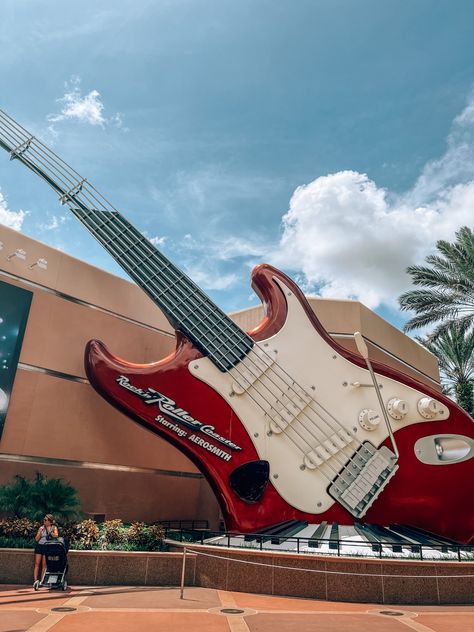 Hollywood Disney World, Hollywood Studios Florida, Disney Photos Aesthetic, Walt Disney World Florida, Hollywood Studios Photos, Hollywood Studios Aesthetic, Hollywood Studios Photo Ideas, Walt Disney World Aesthetic, Rockin Roller Coaster