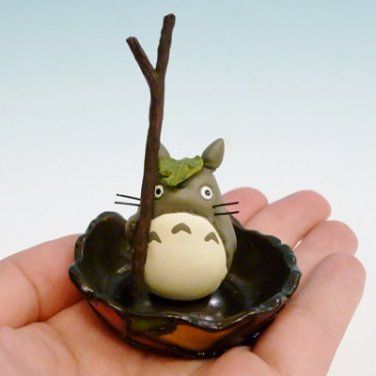 Totoro Pottery, Totoro Clay Diy, Clay Totoro, Studio Ghibli Ceramics Ideas, Totoro Clay, Totoro Jewelry Holder, Ghibli Clay Tray, Totoro Clay Tray, Totoro Sculpture