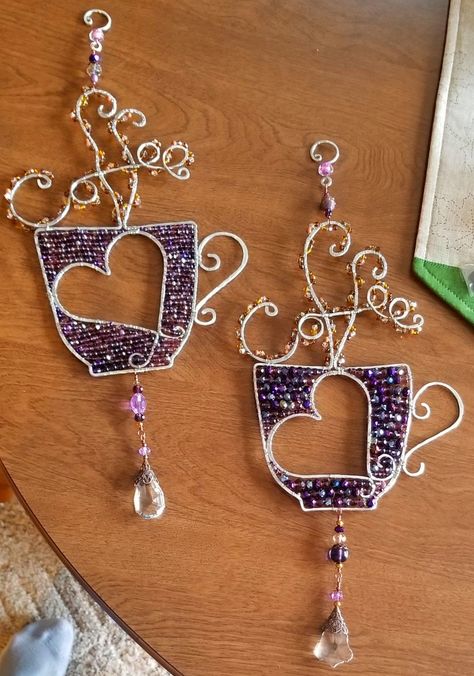 Selling Ideas, Beaded Stuff, Wire Heart, Wire Wrapped Jewelry Diy, Coffee Crafts, Necklace Ideas, Diy Wire Jewelry, Beads And Wire, Wire Art