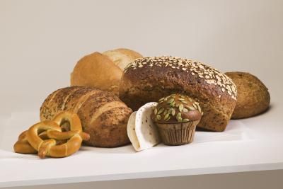 Mouth-watering breads and rolls make realistic, whimsical decorative touches, and it’s easy to create these long-lasting props with a simple process. If you don’t bake, purchase ... Breads And Rolls, Bread Display, Fake Food Props, Dry Bread, Grain Bread, Real Bread, Food Props, Types Of Bread, Agave Syrup